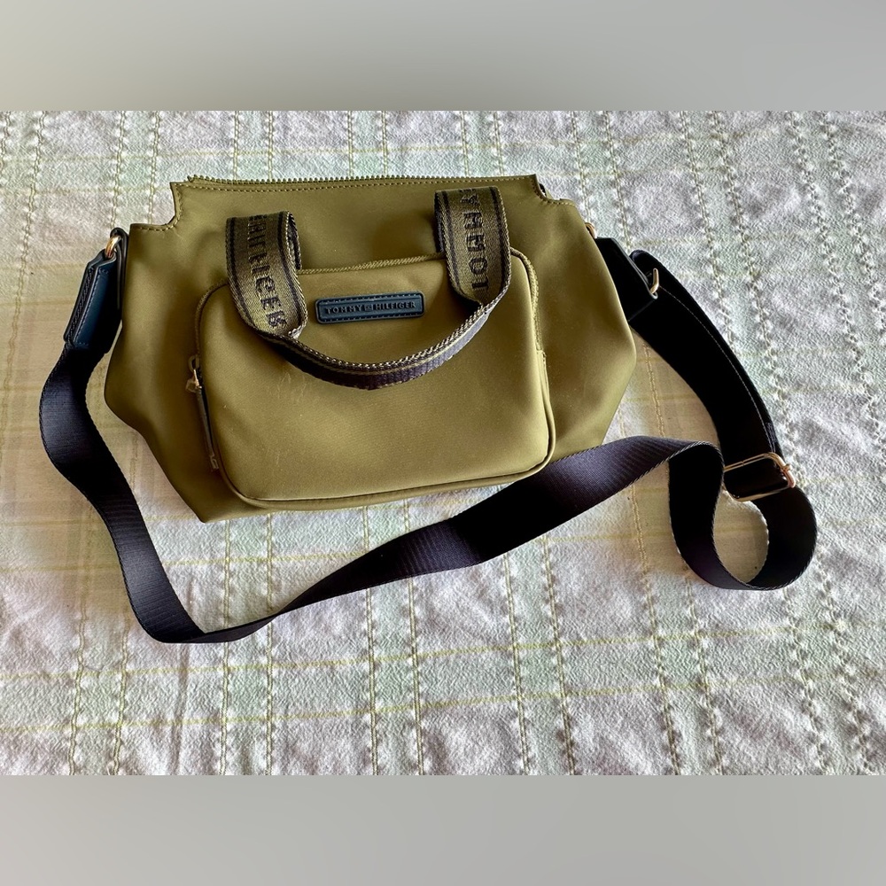 Tommy Hilfiger Green Crossbody Bag with Adjustable Strap